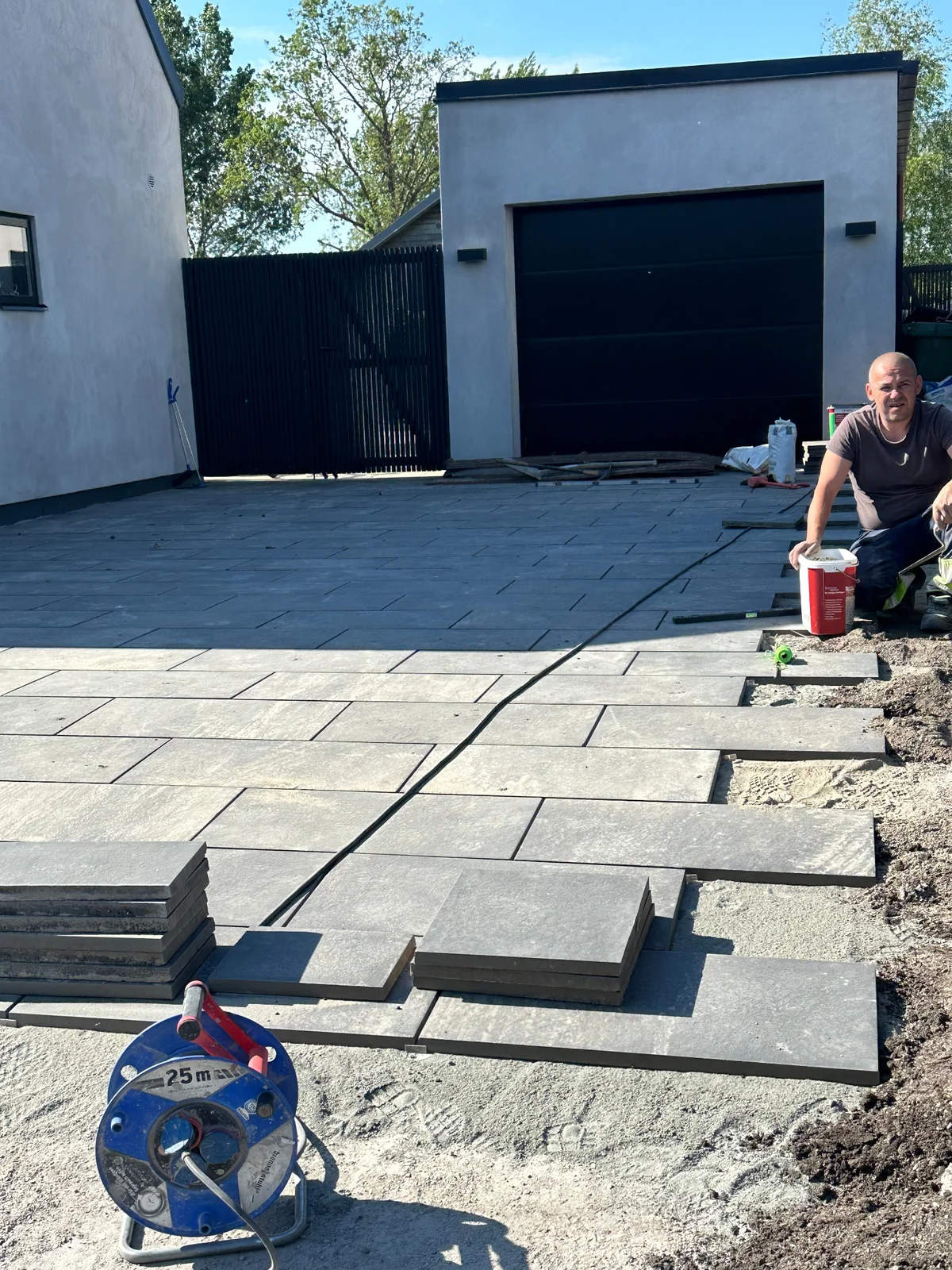 Craftsman installing pavers